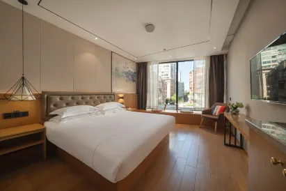 Junya Light Luxury Hotel (Xiamen Zhongshan Road Pedestrian Street Ophthalmology Hospital)