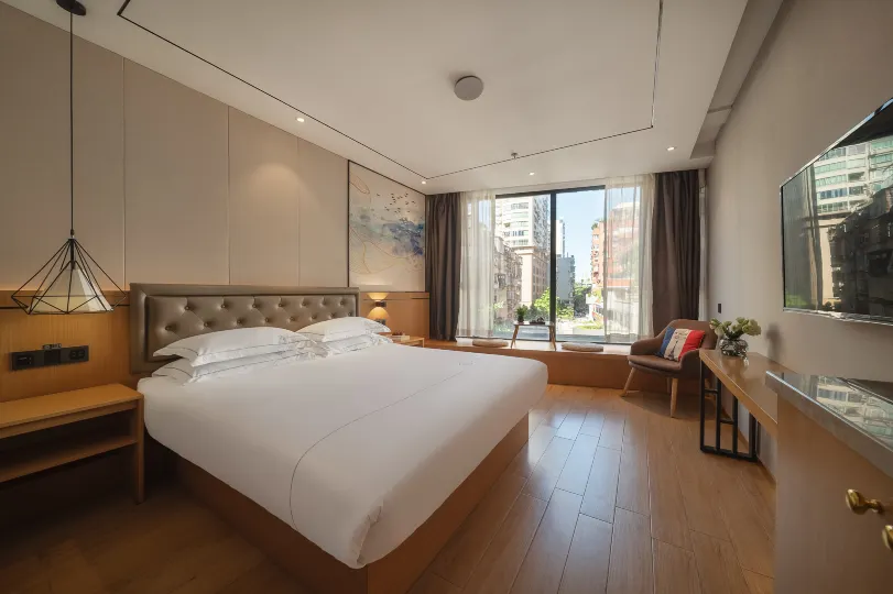 Junya Light Luxury Hotel (Xiamen Zhongshan Road Pedestrian Street Ophthalmology Hospital)