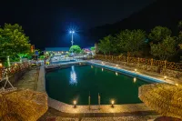 Queen's Mountain Oxygen Heart Valley Mountain Resort - Pools