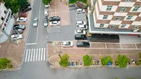 驛路·興程ホテル（高安鵬泰百貨華鼎店） - 駐車場