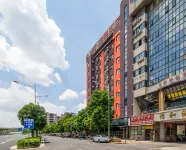 那蘭泊·雅曼飯店（南寧廣西大學三十三中地鐵站店） 廣西電力職業技術學院附近的飯店