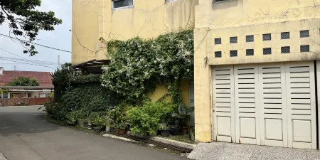 Rumah Kuning Syariah