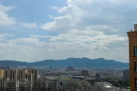 NEWATTLE Hotel - غرفة مطلة على الجبل