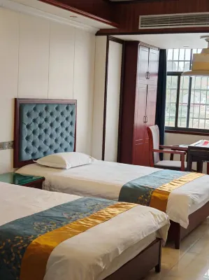 Huaxing Hotel