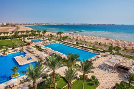 Premier le Reve Hotel & Spa Sahl Hasheesh - Adults Only 16 Years Plus Отели рядом с достопримечательностью «Grand Waterworld Makadi : Water Slides»