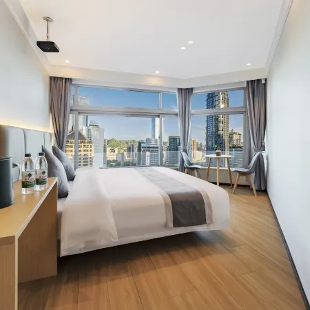 Laixi Hotel (Chongqing Jiefangbei Pedestrian Street Hongyadong Branch)