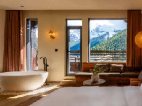 ZENVEW YADING Hoteles en Daocheng