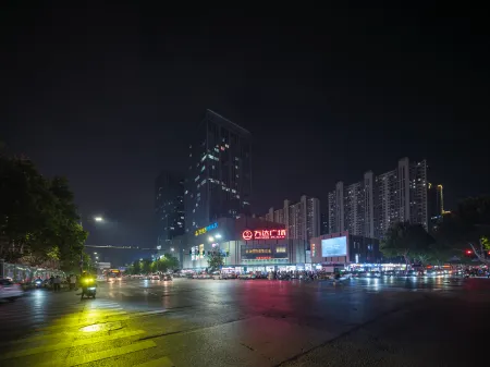 Yunmu Hotel (Zhengzhou Zhongyuan Wanda Poly Hearty Hotel) Отели рядом с достопримечательностью «Zhengzhou Botanical Garden»