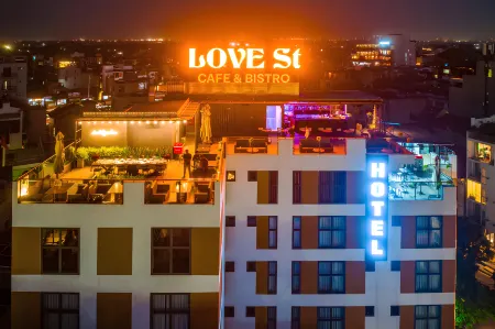 Love St - Hanoi Hotel