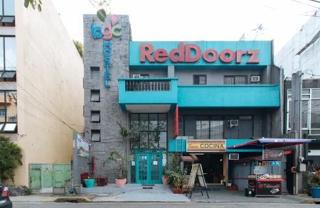RedDoorz Plus @ BGC near St. Lukes Отели рядом с достопримечательностью «Просиниум эт Рокуэлл»