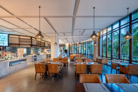 Grand Soluxe Hotel & Resort Sanya Отели рядом с достопримечательностью «Xidao Wharf»