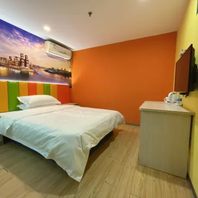 HOLAINN HOTEL Hotels near Anping Bridge