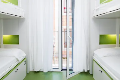 Sant Jordi Hostels Gracia Hotel di 