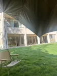 Grass and Grass Stream Homestay Hotels in Ancient Ginkgo Promenade