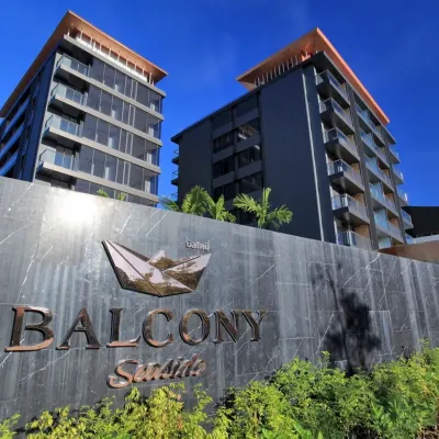 Balcony Seaside Sriracha Hotel & Serviced Apartments Hotels near Bang Phra Reservoir