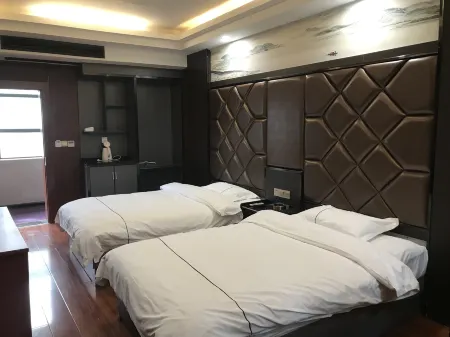 Yuanling Dongsheng Hotel Отели рядом с достопримечательностью «Longxing Lecture Temple»