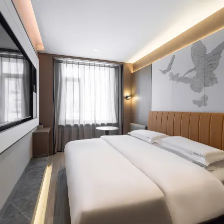 Lichen Light Hotel (Chifeng Second Hospital Branch)