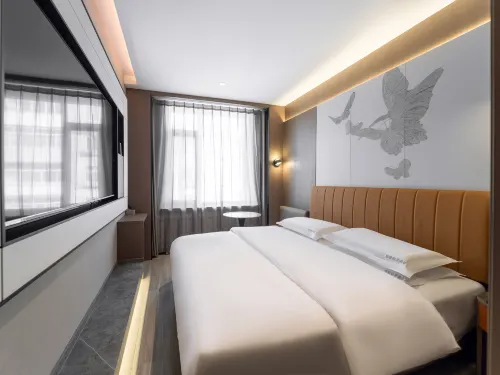 Lichen Light Hotel (Chifeng Second Hospital Branch)
