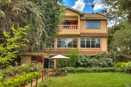 Red Buffalo House Hotel Отели рядом с достопримечательностью «Джирафф Сентр»