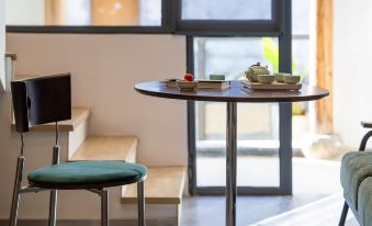 Muchen Heyin Garden Design Hotel (Shaoxing Lu Xun Hometown Cangqiao Zhijie Branch)