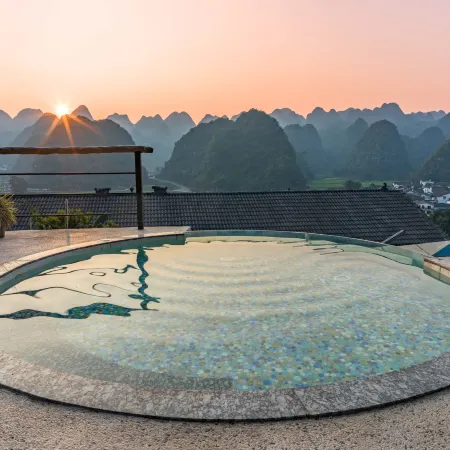 Xingyi Wanfeng Linyue Qili Mountain and Homestay