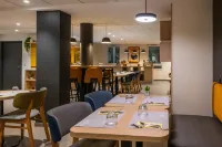 奧達里斯公寓酒店-雷恩洛爾吉 - 早餐