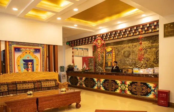 木裏卡卓大酒店