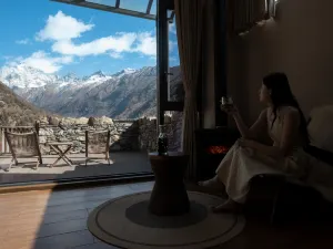 Yueshan Four Seasons Homestay