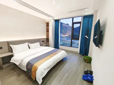 Shiyuemingshe Boutique Homestay Hotels near Fuyang Longlinba Sceneic Area