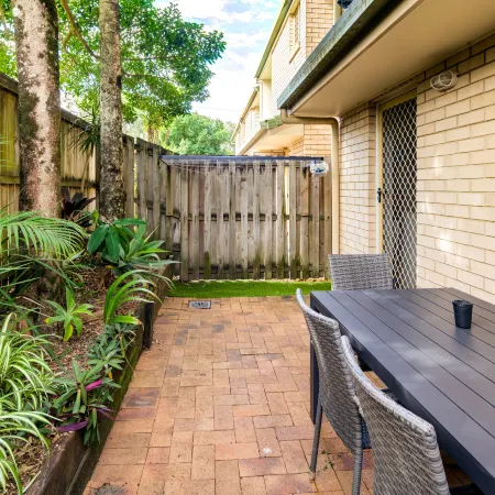 Coolum Beach Getaway: Beach & Shops - Book Direct