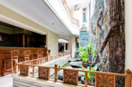 Hotel O Atma Bhakti Near Solo Square Mall