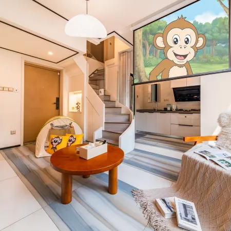 Xichang Changdao Light Residence (Qionghai 17° Wanda Plaza Store)