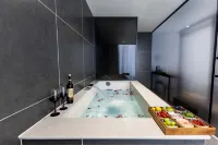 Yunbo Hot Spring Resort Hotel - Kitchen
