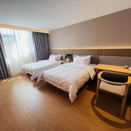 Ruiji Hotel (Yizhang Style Commercial Street)