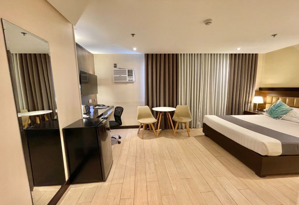 The VIP Hotel의 전경 또는 외관