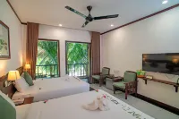 Mayci Boutique Hotel & Restaurant by Amber فنادق في Duy Nghia