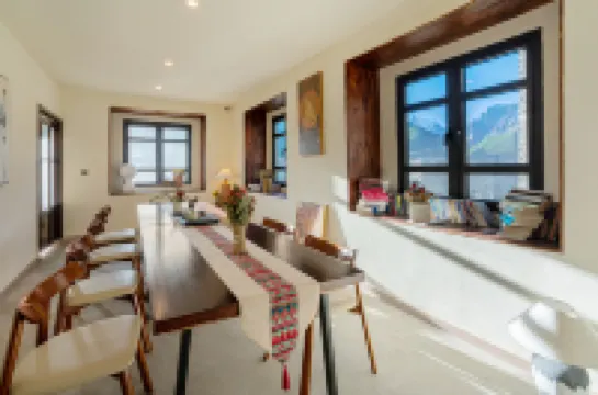 Aden ZhiShanXia hotel