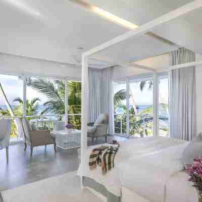 The Sandals by Edwards Collection Rooms