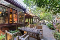 Ahoy Hoi An Boutique Resort & Spa Hotels near The End of The World