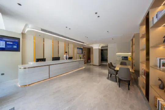 Chonpines Hotel(Beijing Daxing Airport LineCaoqian Metro Station) Отели рядом с достопримечательностью «CPC Beijing Xicheng District Committee Party School»