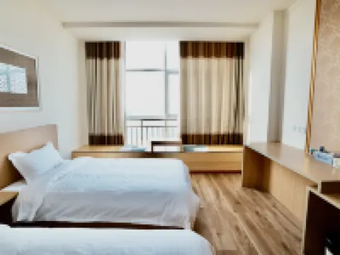 TongLinBaiYun  Hotel Hotels in Linyi