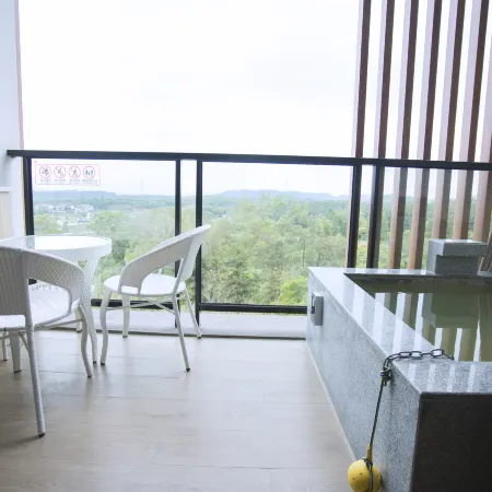 Yingde Shengquan Mountain Valley Gold and Silver Hot Spring Hotel