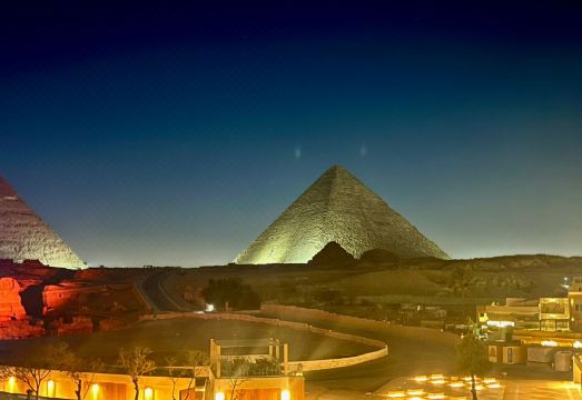 피라미드 뷰 인의 루프탑 테라스