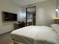 Beijing Xinyue Lanting Hotel Hotels in Pinggu Wanda Plaza/Century Square