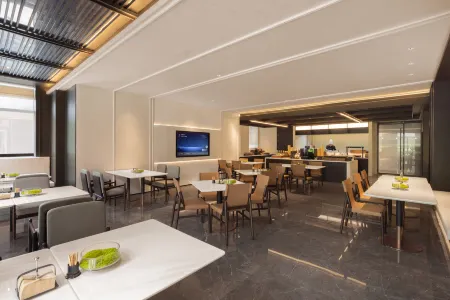 Beijing Guomao Baiziwan Road Atour Hotel Отели рядом с достопримечательностью «Bailu Park»