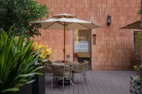 Meta Tree Hotel, People's Square, City Center In Shanghai Hotel dekat The Great Affection of Liuhuizhi Toward the Book Collecting Tower