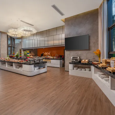 Howard Johnson Club Hotel Dongfang