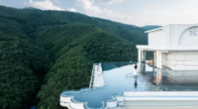 Yunman Starry Sky Cliff Panoramic Resort Hotel