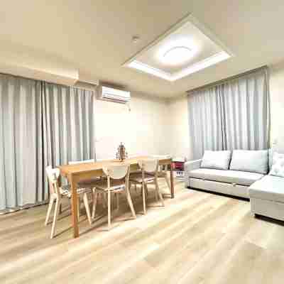 Warashibe House Rooms