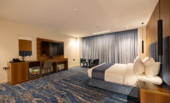 Blue Breeze Hotel